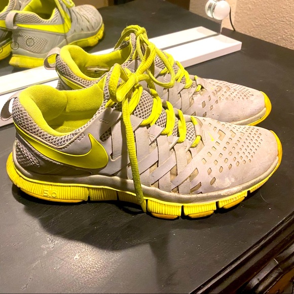 Women’s nikes - Picture 1 of 5